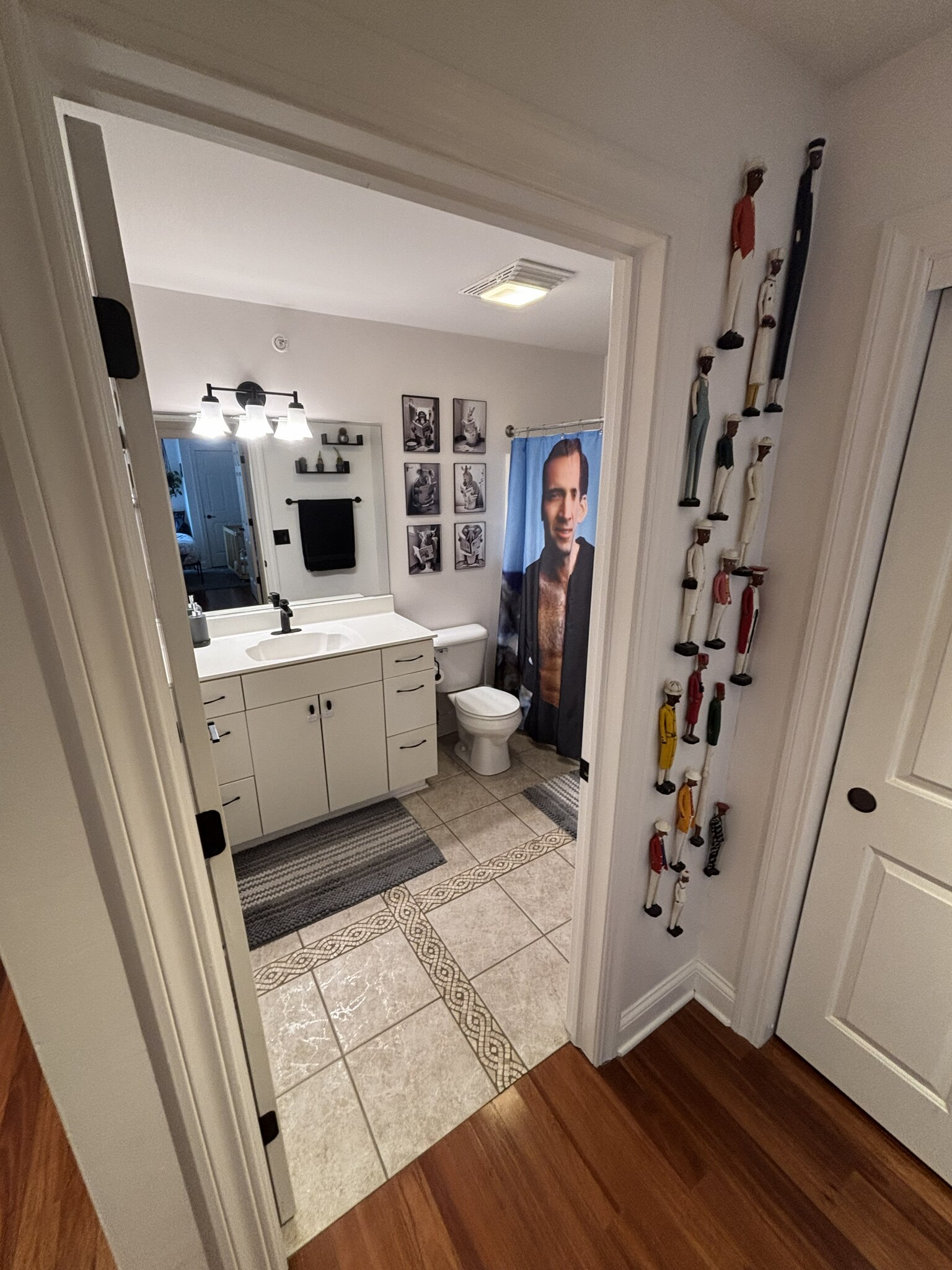 Building Photo - 1550 N Warren Ave