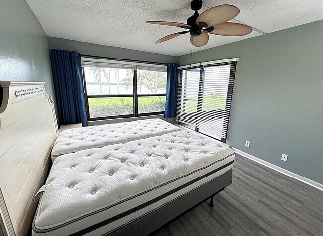 Building Photo - 6291 Bahia Del Mar Cir