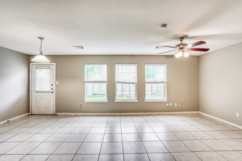 Building Photo - 4939 N Cancun Dr