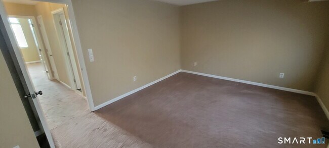 Building Photo - 166 Old Brookfield Rd