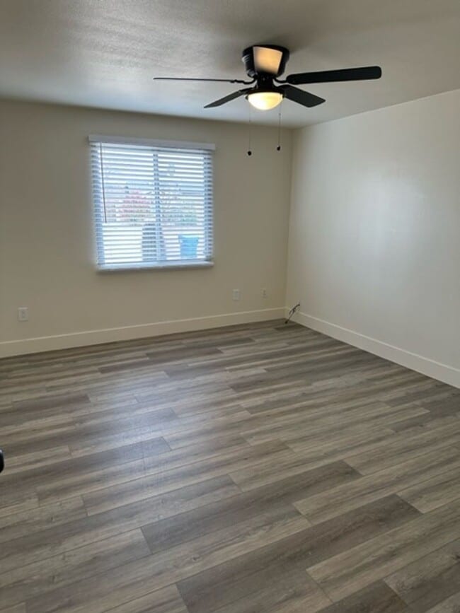 Building Photo - 1817 W Wood Dr