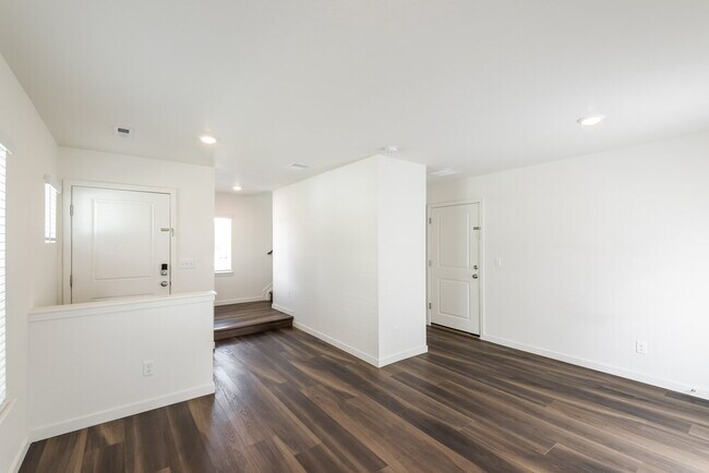Building Photo - 18572 47th Dr