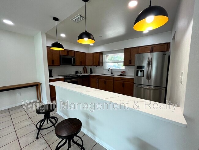 Building Photo - 1403 Stonehaven Way