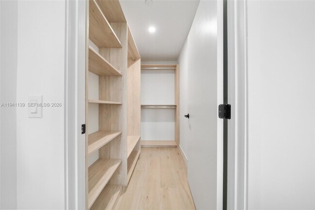 Building Photo - 225 N Miami Ave