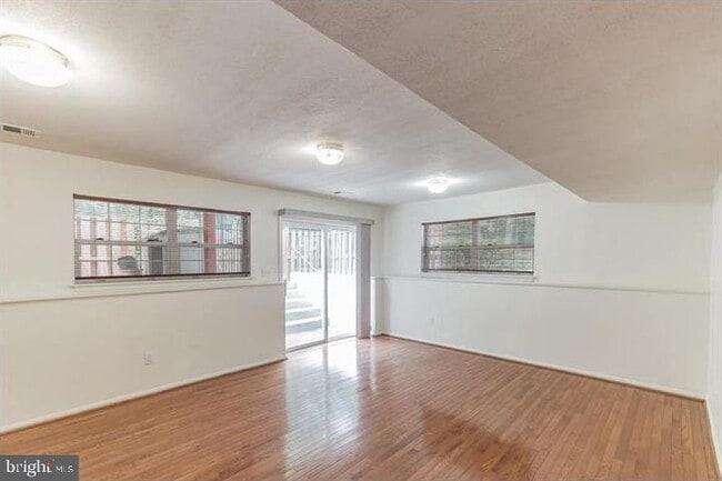 Building Photo - 5520 Jowett Ct