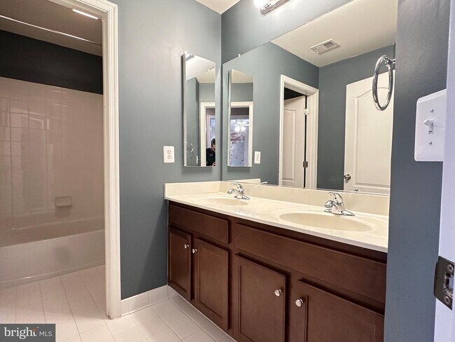 Building Photo - 22745 Balduck Terrace