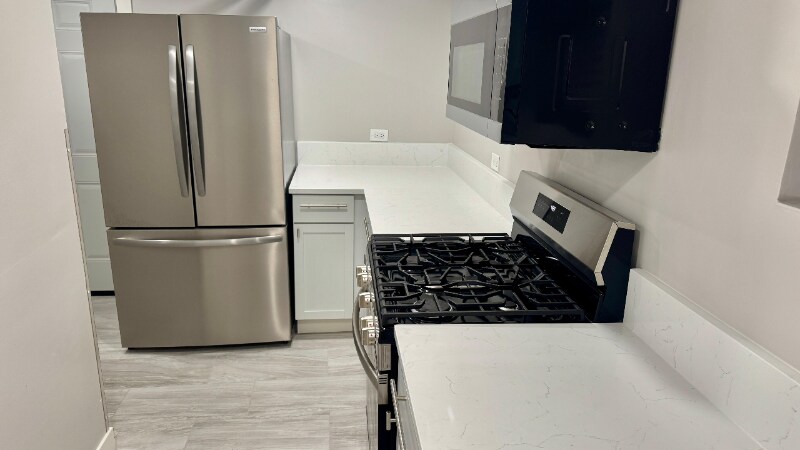 Building Photo - 5454 W Berteau Ave