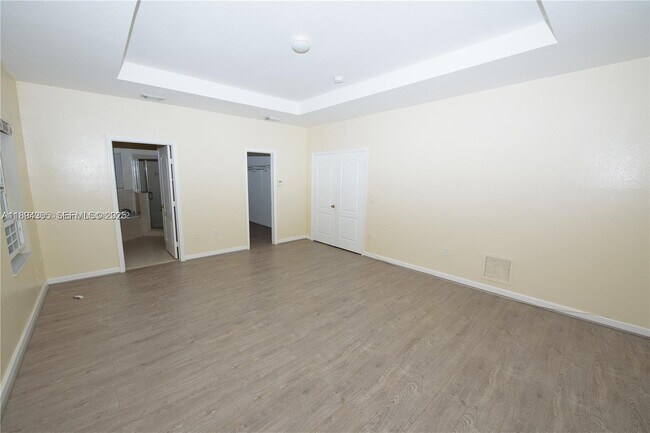 Building Photo - 174 NE 32nd Terrace