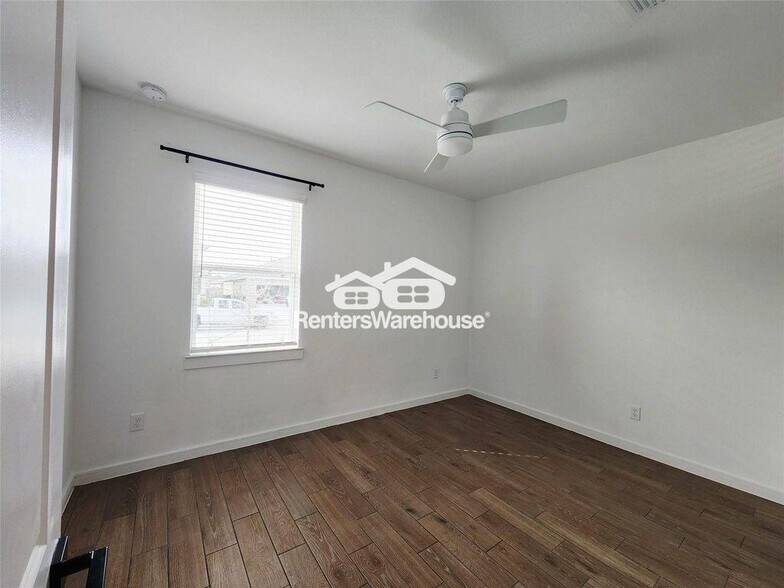 Building Photo - 8430 Bay Rdg Cir