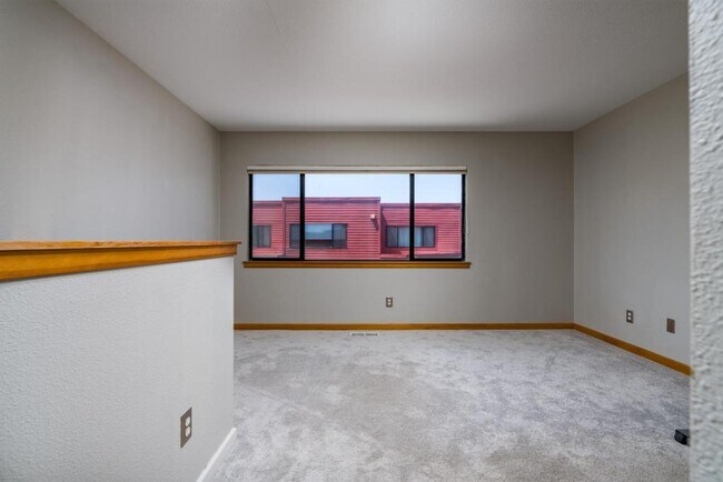Building Photo - 820 NW Naito Pkwy