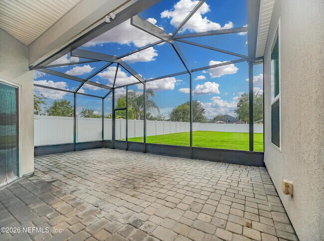 Building Photo - 577 Porta Rosa Circle
