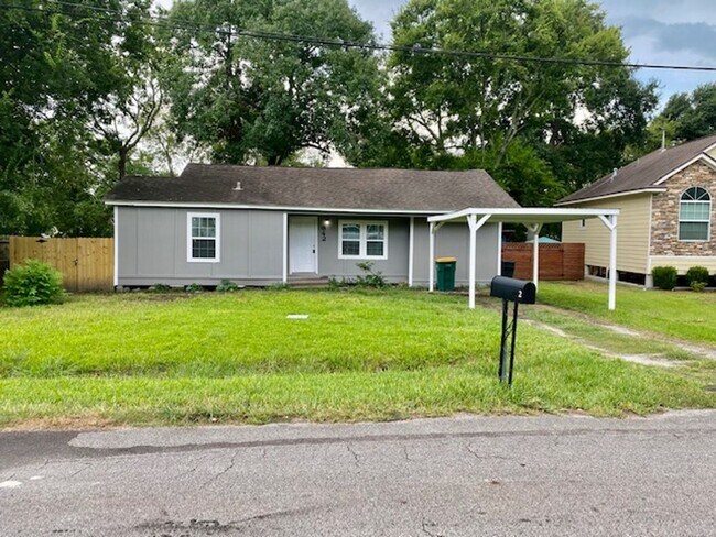 Primary Photo - BEAUTIFUL RECENTLY REMODELED 3 BEDROOM HOME