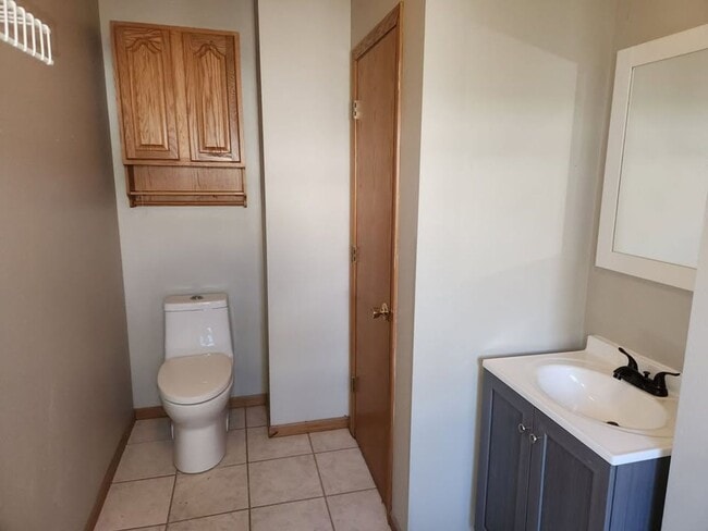 Building Photo - 825-827 Gohres St