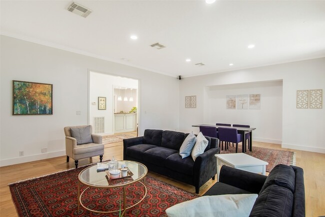 Building Photo - 354 Tealwood Dr