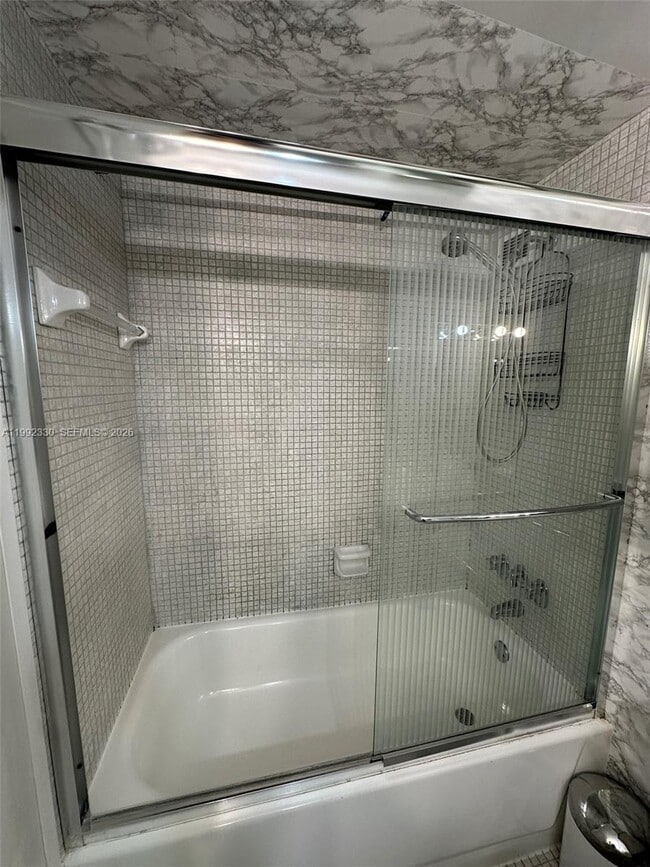 Building Photo - 1000 West Ave