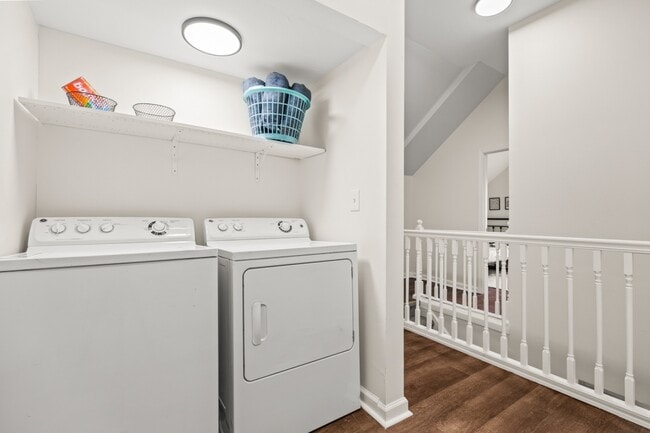 Building Photo - 941 E Raymond St