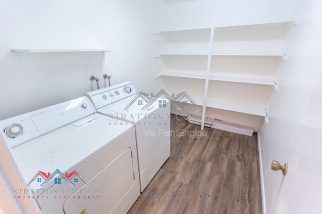 Building Photo - 3749 E Hopi Ave