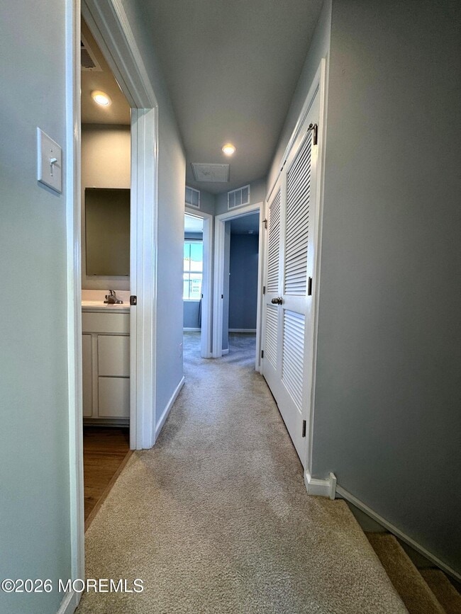 Building Photo - 207 Cyprus Ct