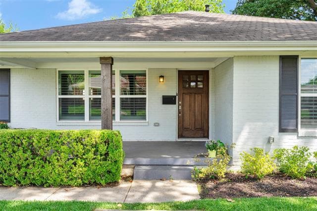 Building Photo - 4628 Surf Dr