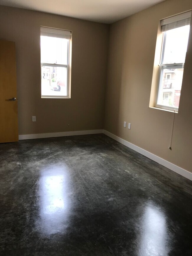 Interior Photo - New Windsor Flats