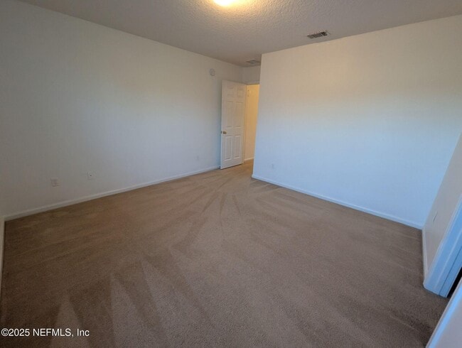 Building Photo - 546 Scrub Jay Dr