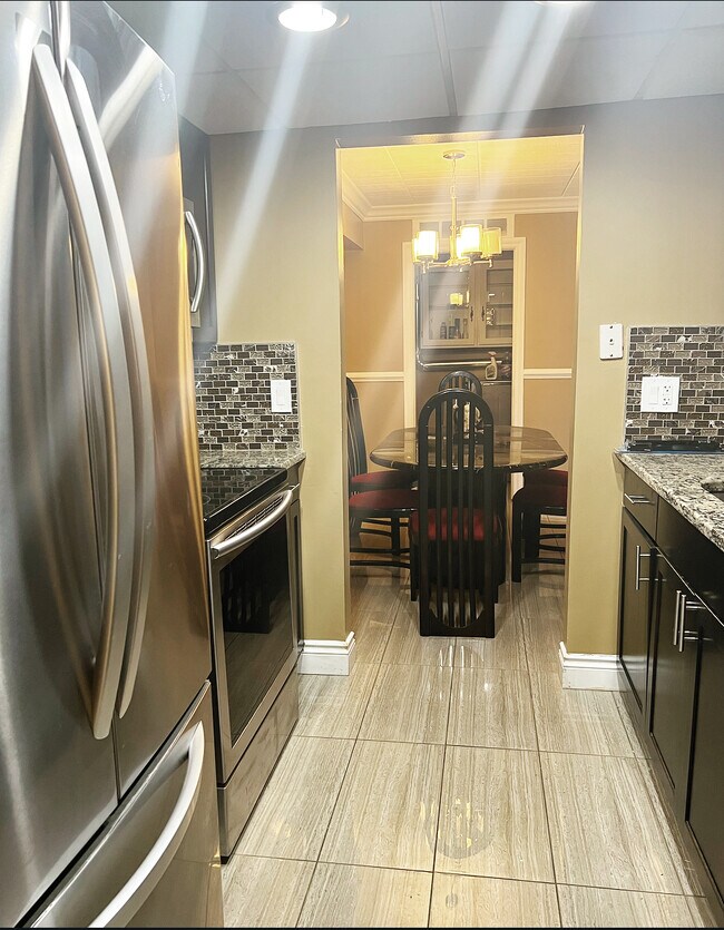 Building Photo - 18228 University Park Dr