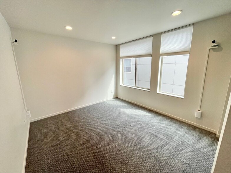 Building Photo - 6751 15th Ave NW