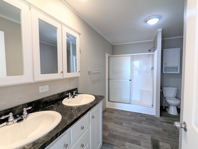 Building Photo - 471 Montana