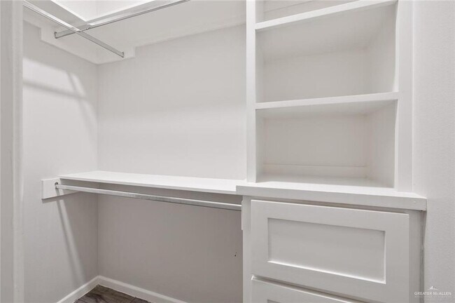 Building Photo - 5709 Sandpiper Ave
