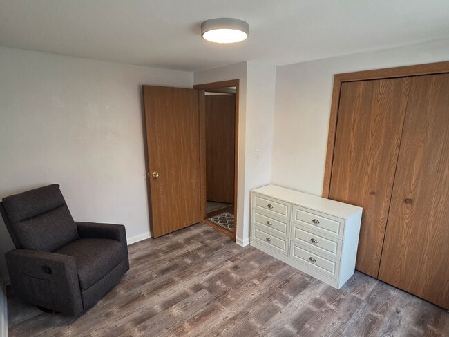 Building Photo - Updated 3 bedroom Kenosha home