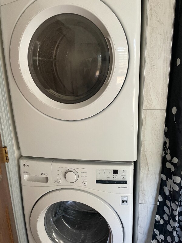 Building Photo - 308 The Silver Queen S