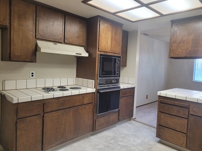 Building Photo - 1189 Greenhill Drive, Roseville