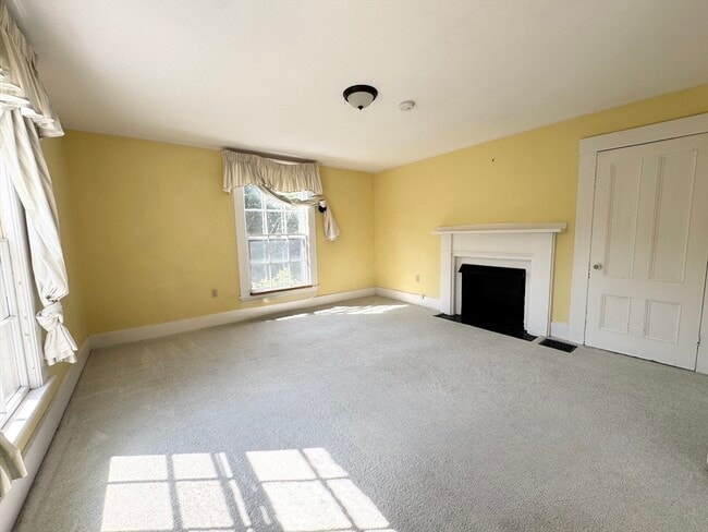 Building Photo - 344 Lowell St