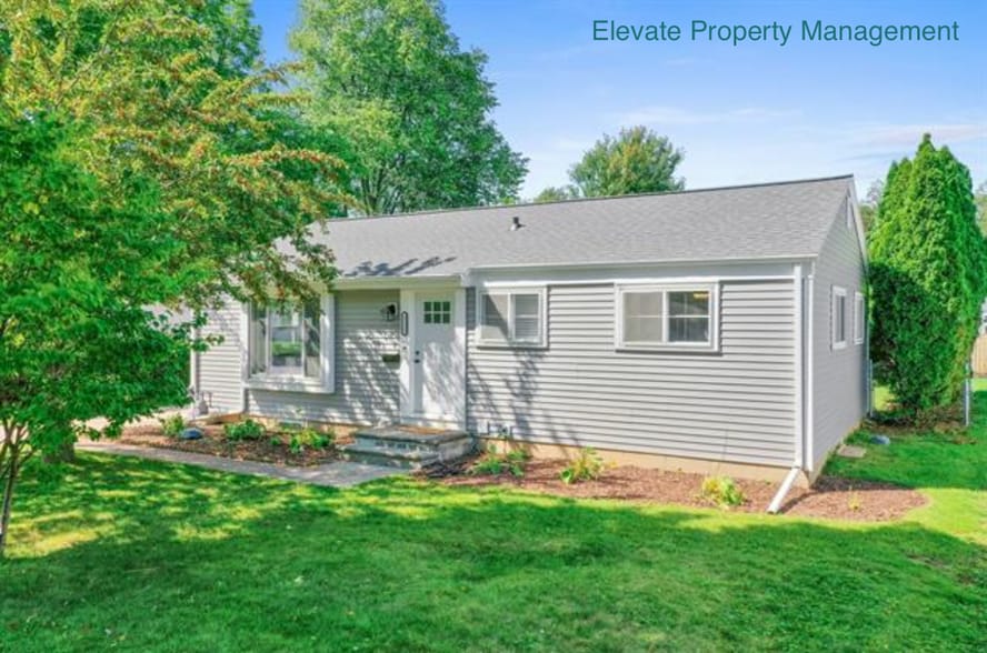 Building Photo - 1222 S Oneida St