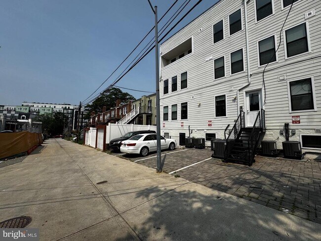 Building Photo - 1821 I St NE