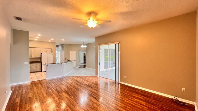 Building Photo - Spacious 4BR Home in Winter Springs | 2,874 Sq Ft | Pet-Friendly | Near Park & Playground