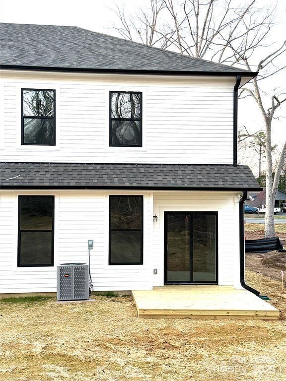 Building Photo - 2025 Tom Sadler Rd