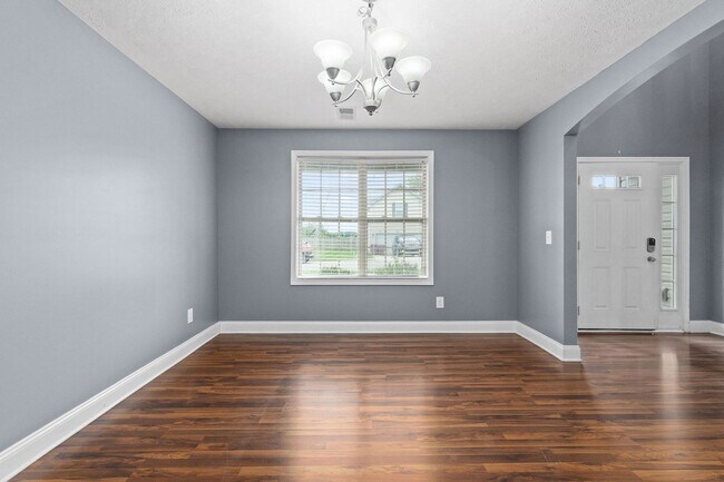 Building Photo - Pet Friendly Four Bedroom!