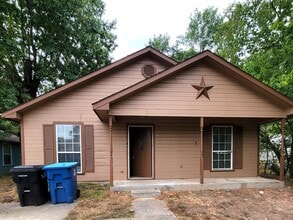 Building Photo - 3-bedroom home!