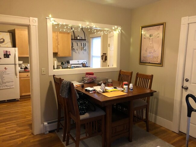 Building Photo - 206 Jewett St