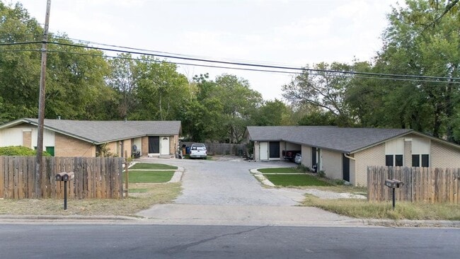 Building Photo - 6911 Cooper Ln