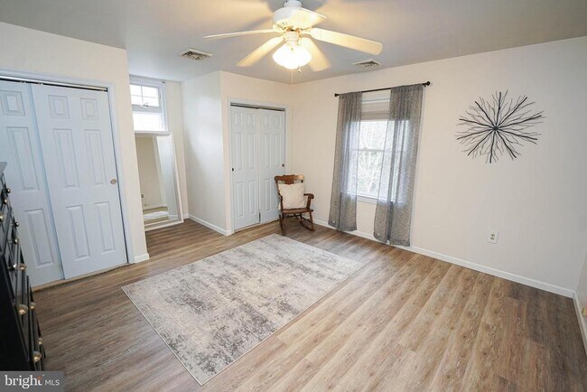 Building Photo - 3727 Village Trail