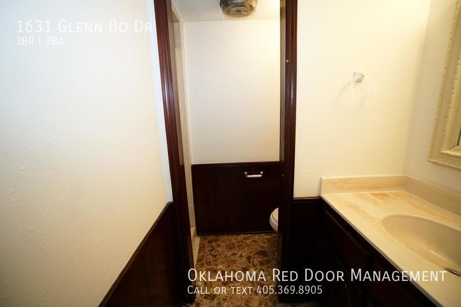 Building Photo - 1631 Glenn Bo Dr