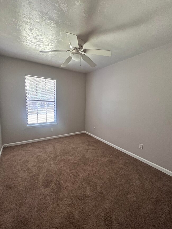 Building Photo - 2437 Jolene Ln