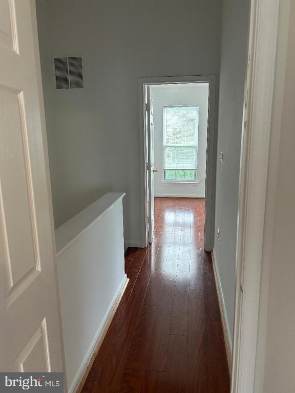 Building Photo - 42994 Beachall St