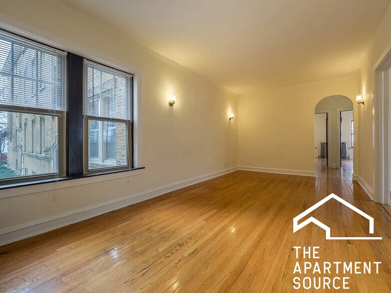 Building Photo - 4914 N Hoyne Ave