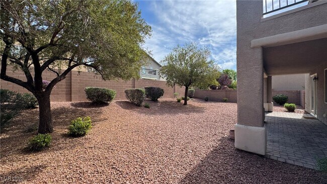 Building Photo - 10066 Golden Bluff Ave