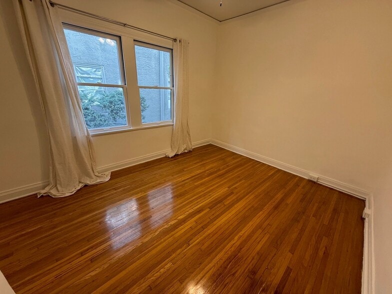 Building Photo - 339 N Orange Dr