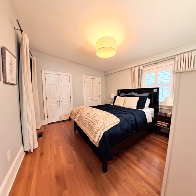 Building Photo - 142 Athens St