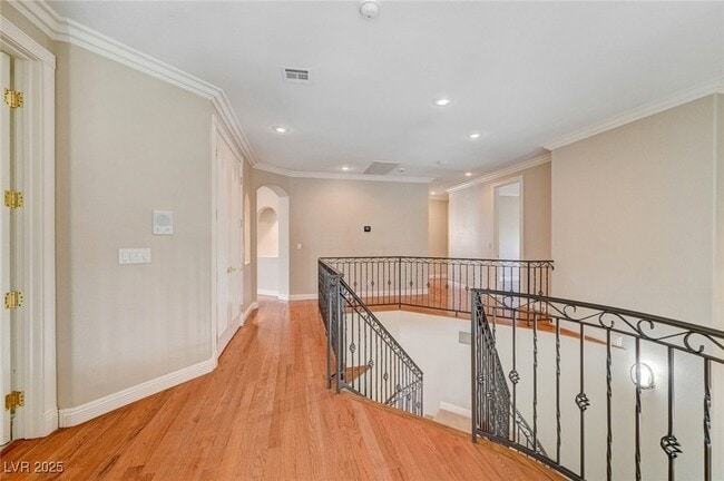 Building Photo - 9813 Edgeview Pl